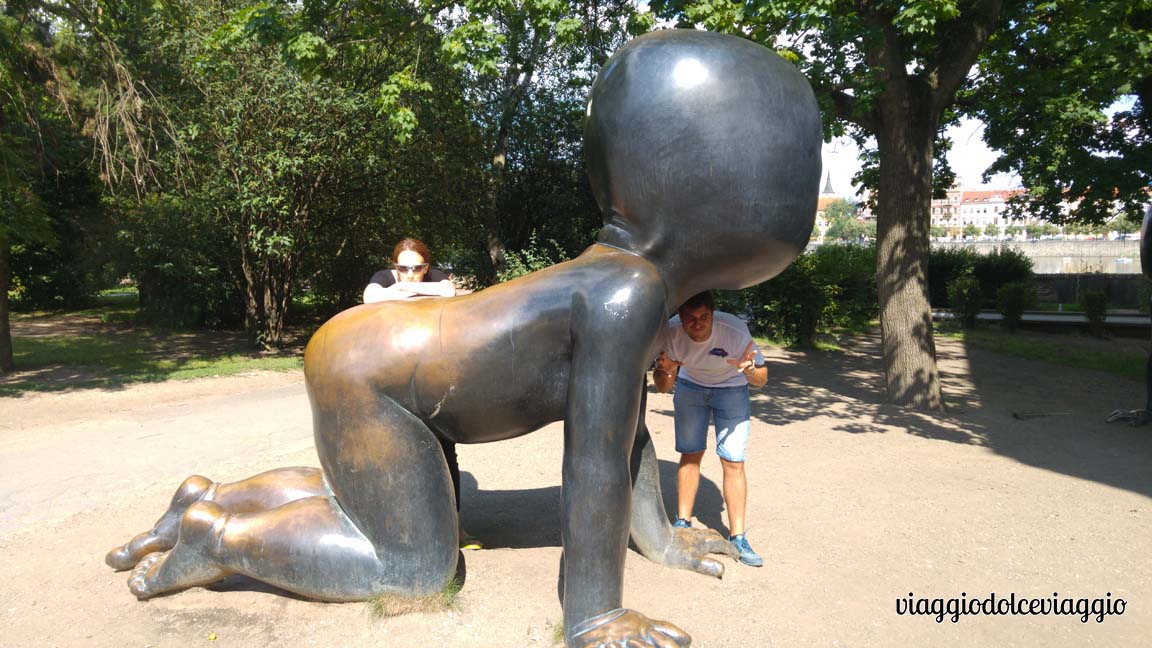 sculture-david-cerny praga